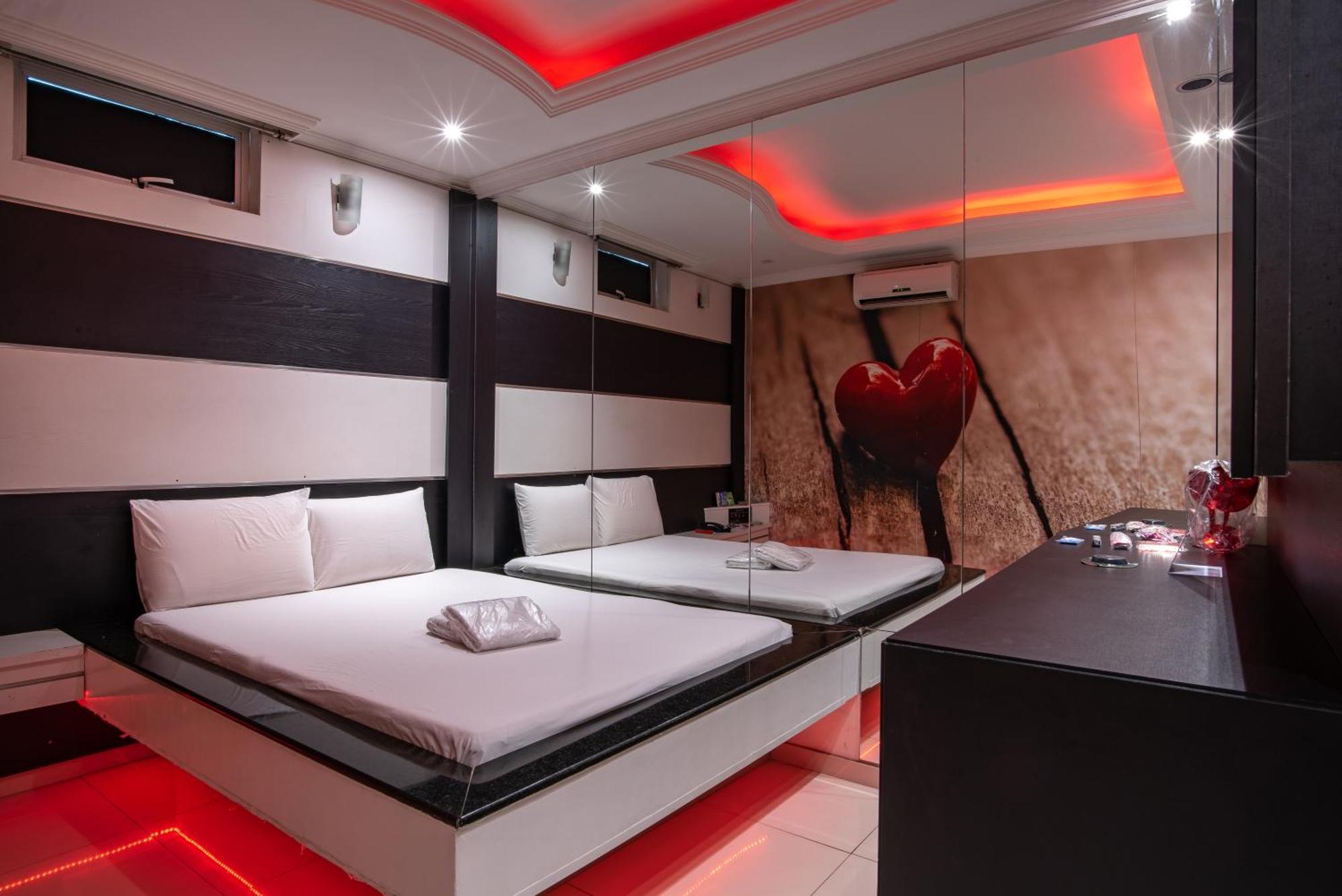 Motel Fantasy 2 (Adults Only) Contagem Zewnętrze zdjęcie