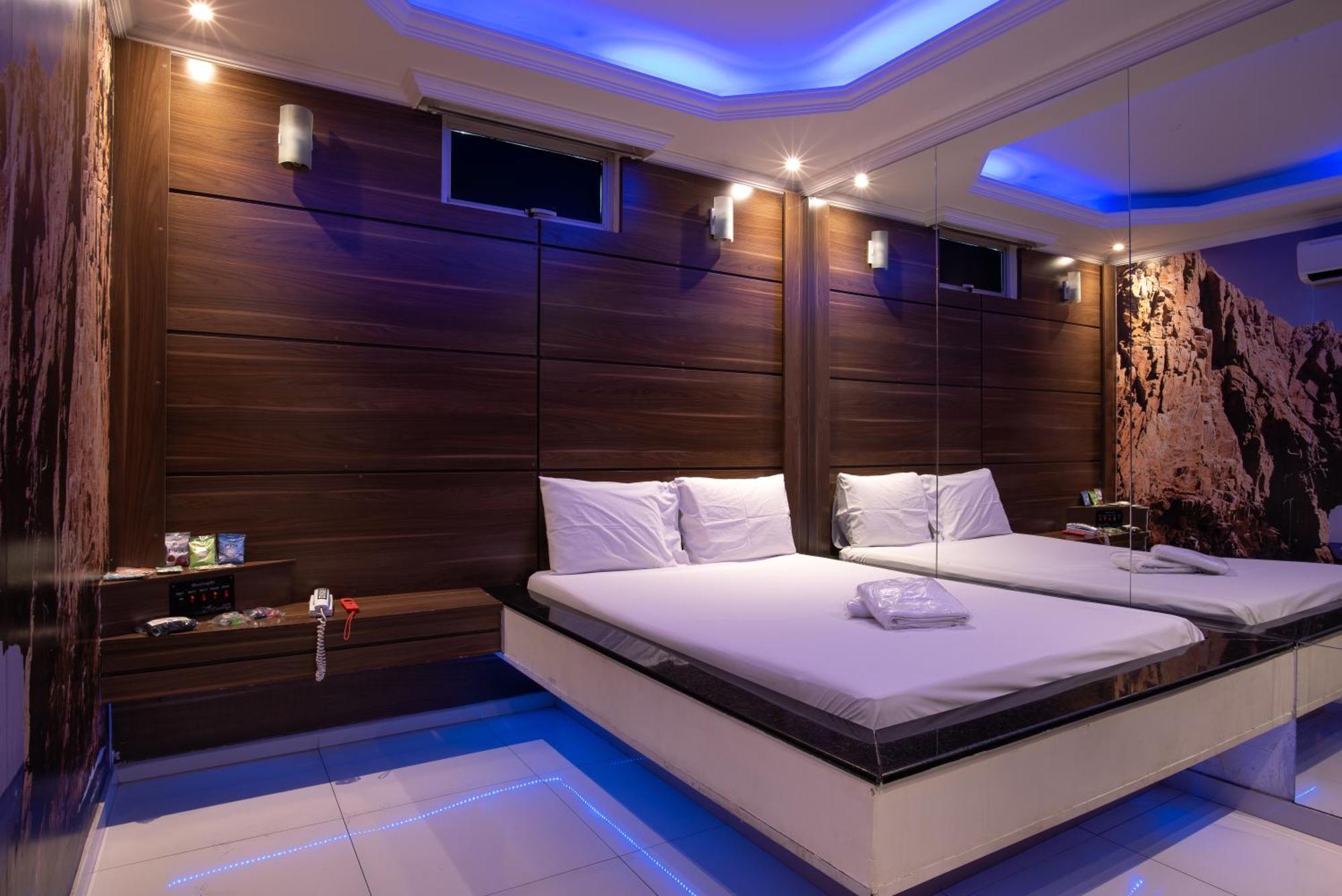 Motel Fantasy 2 (Adults Only) Contagem Zewnętrze zdjęcie