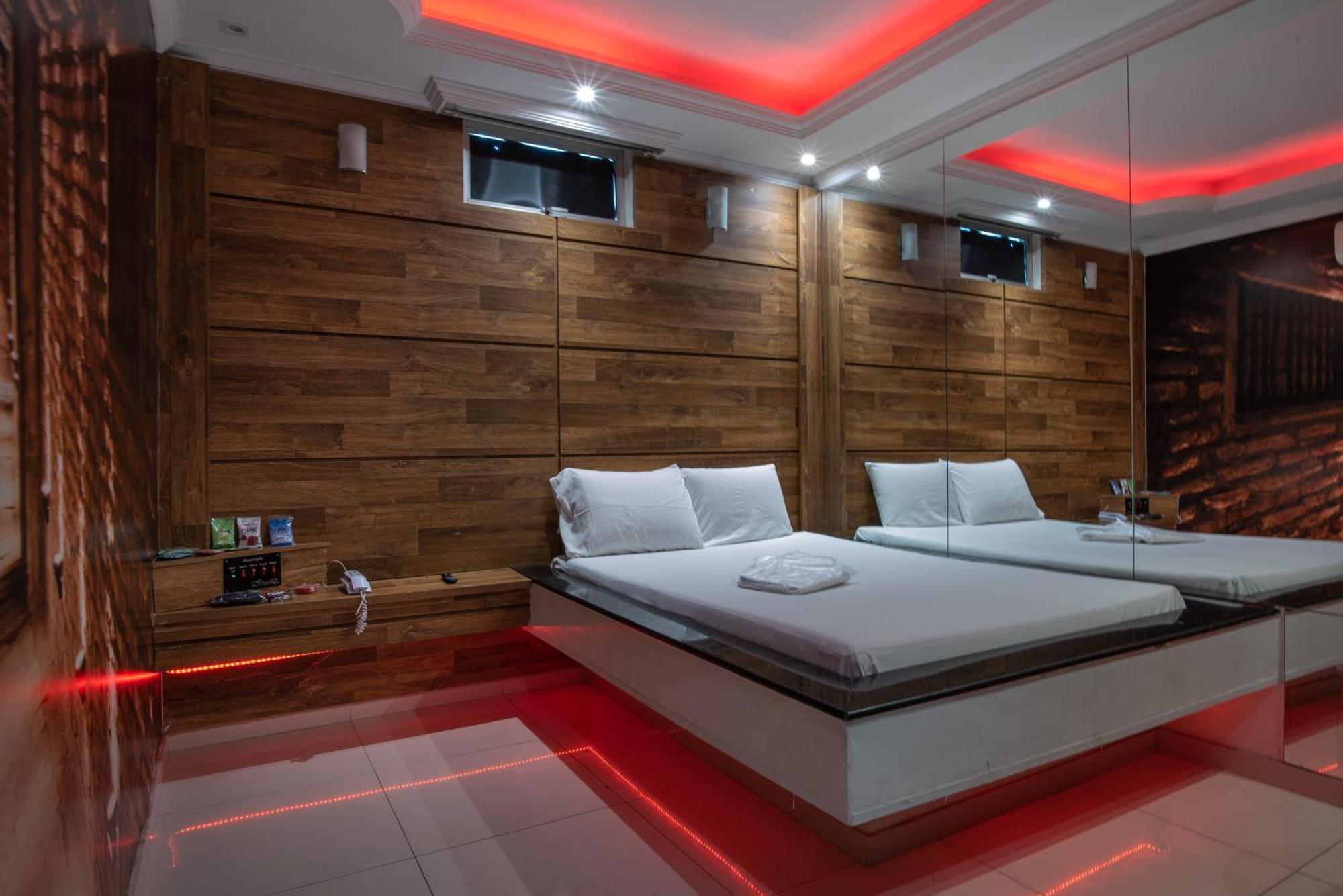Motel Fantasy 2 (Adults Only) Contagem Zewnętrze zdjęcie