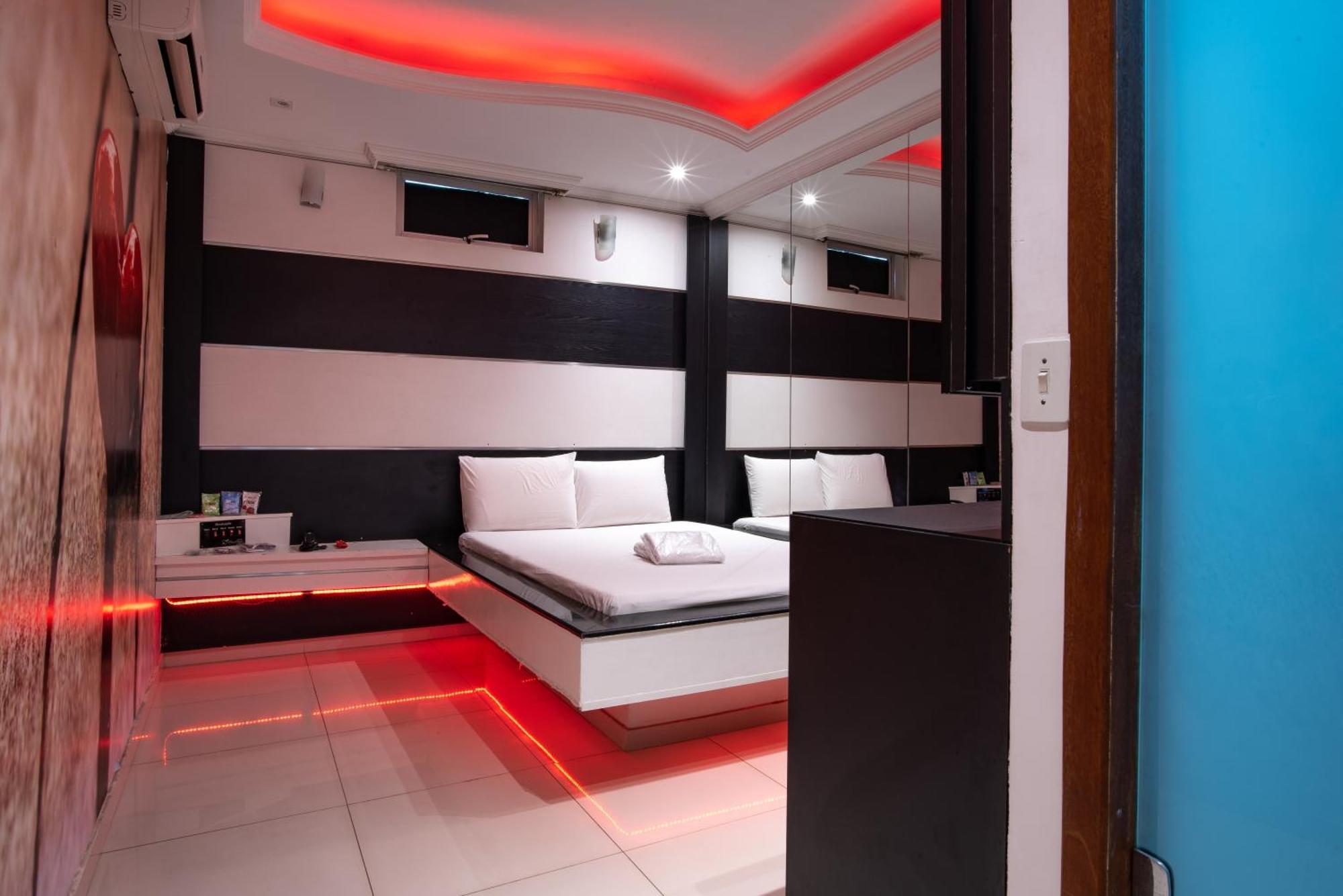 Motel Fantasy 2 (Adults Only) Contagem Zewnętrze zdjęcie