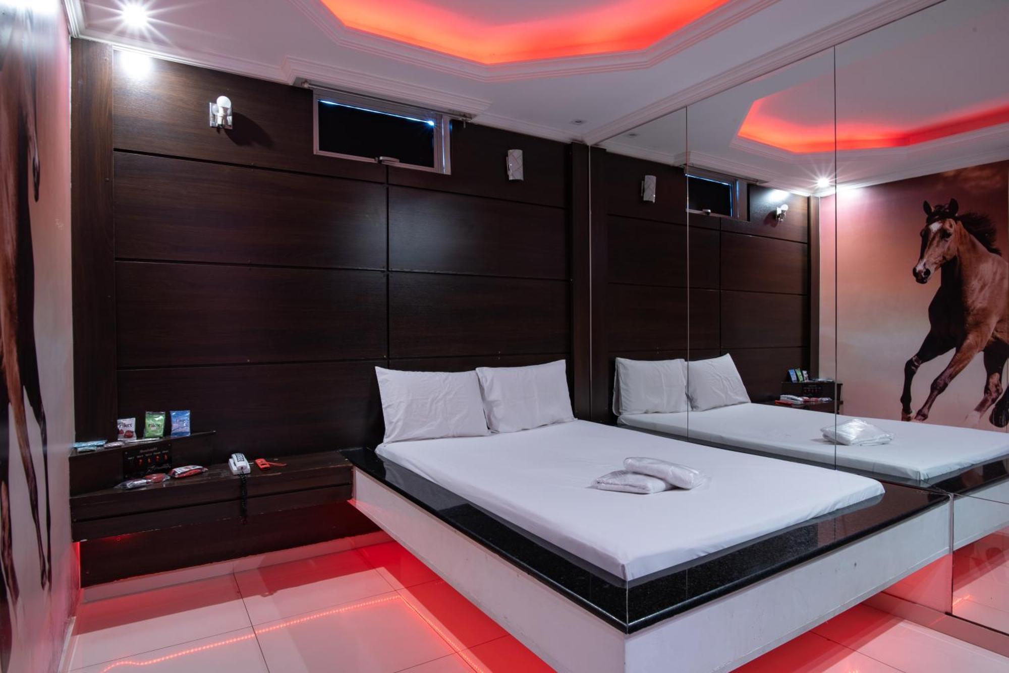 Motel Fantasy 2 (Adults Only) Contagem Zewnętrze zdjęcie