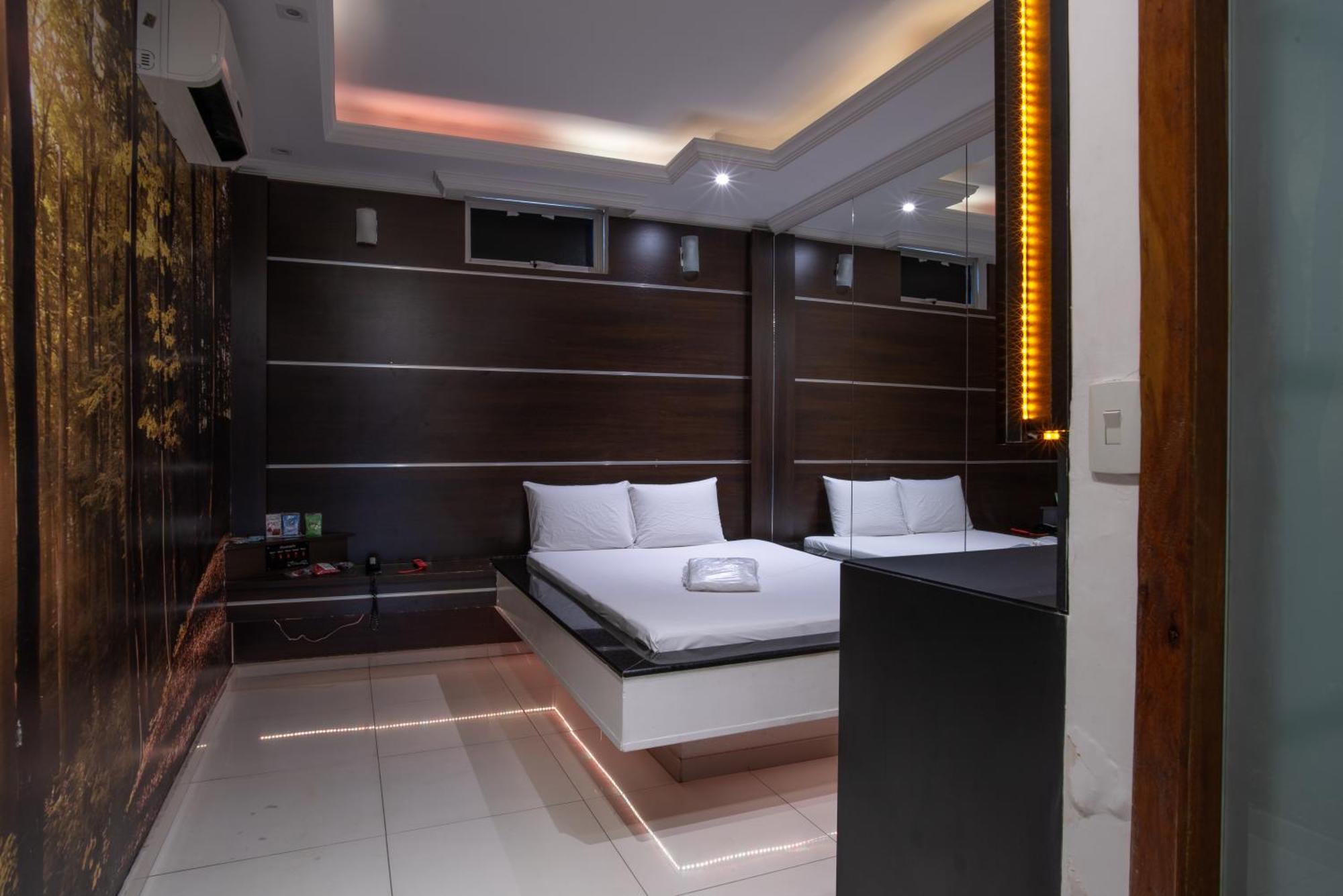Motel Fantasy 2 (Adults Only) Contagem Zewnętrze zdjęcie